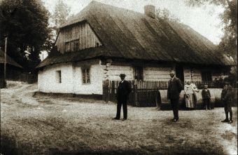 Dom drewniany, własność Jana Żogały (ze zbiorów Anieli Mantaj)