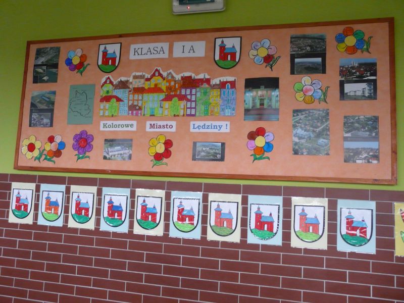 SP nr 1 - dekoracja szkoły na obchody 25-lecia