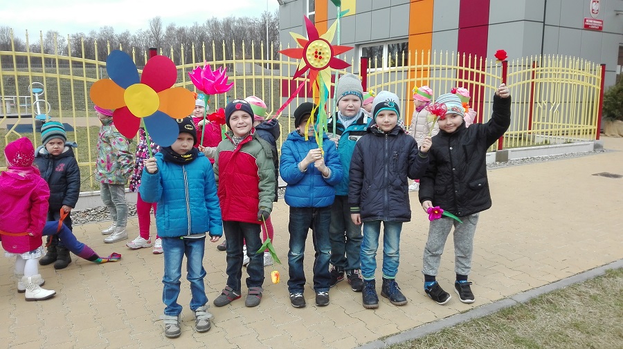 Przedszkolaki z Miejskiego Przedszkola z O.I. Nr 1 w Lędzinach witają WIOSNĘ