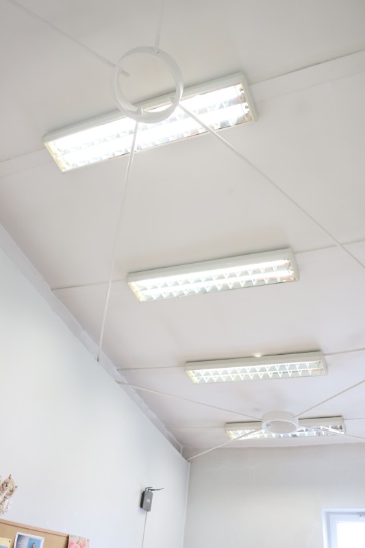 Modernizacja instalacji oświetlenia na energooszczędne w SP 4