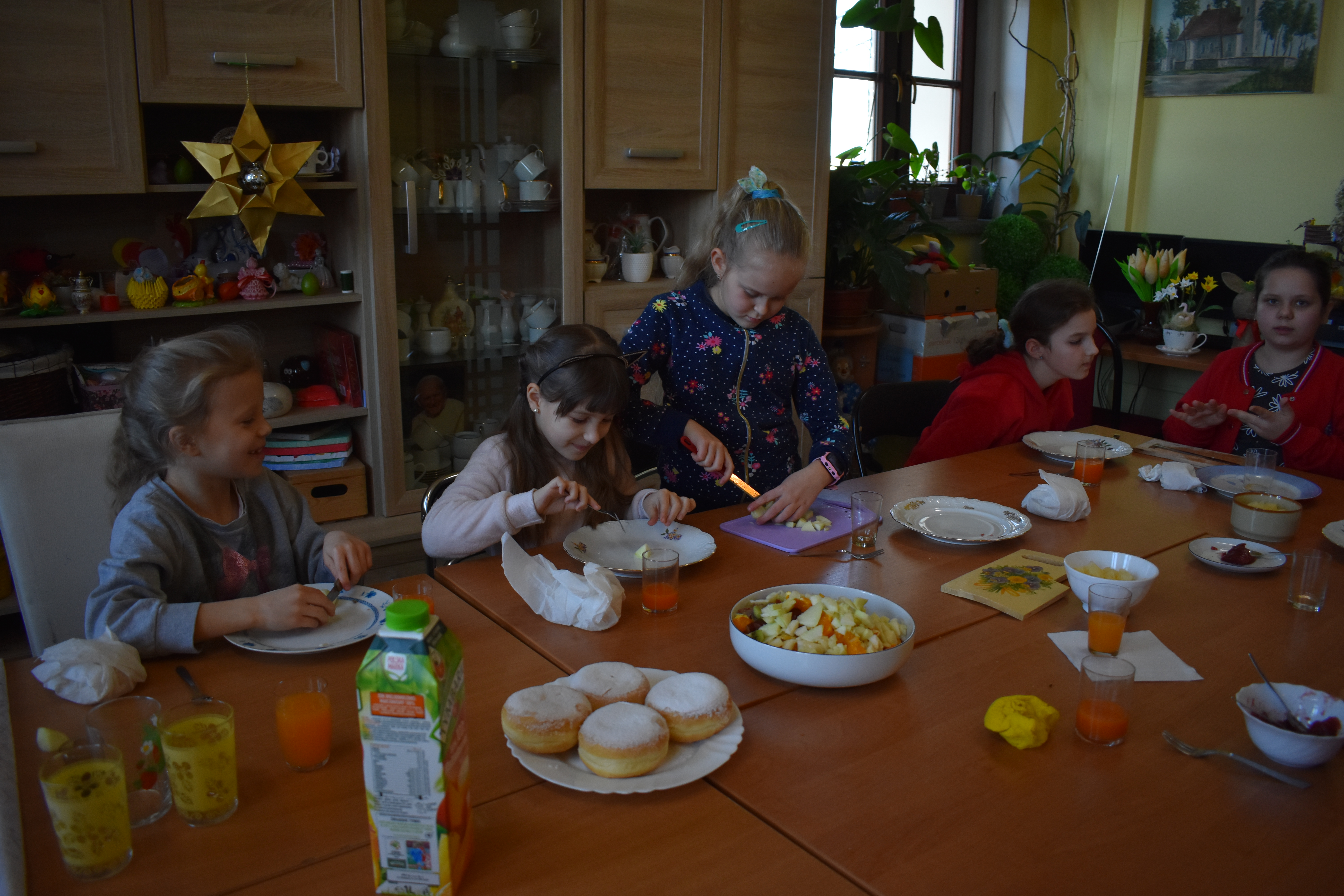 Dzieci podczas zajęć w Miejskim Ośrodku Kultury w Lędzinach