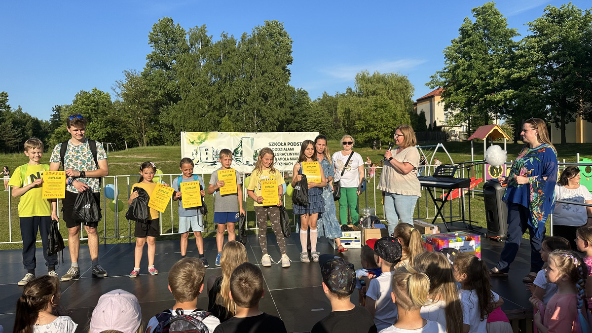Festyn szkolny z okazji Dnia Dziecka w Szkole Podstawowej nr 1 w Lędzinach