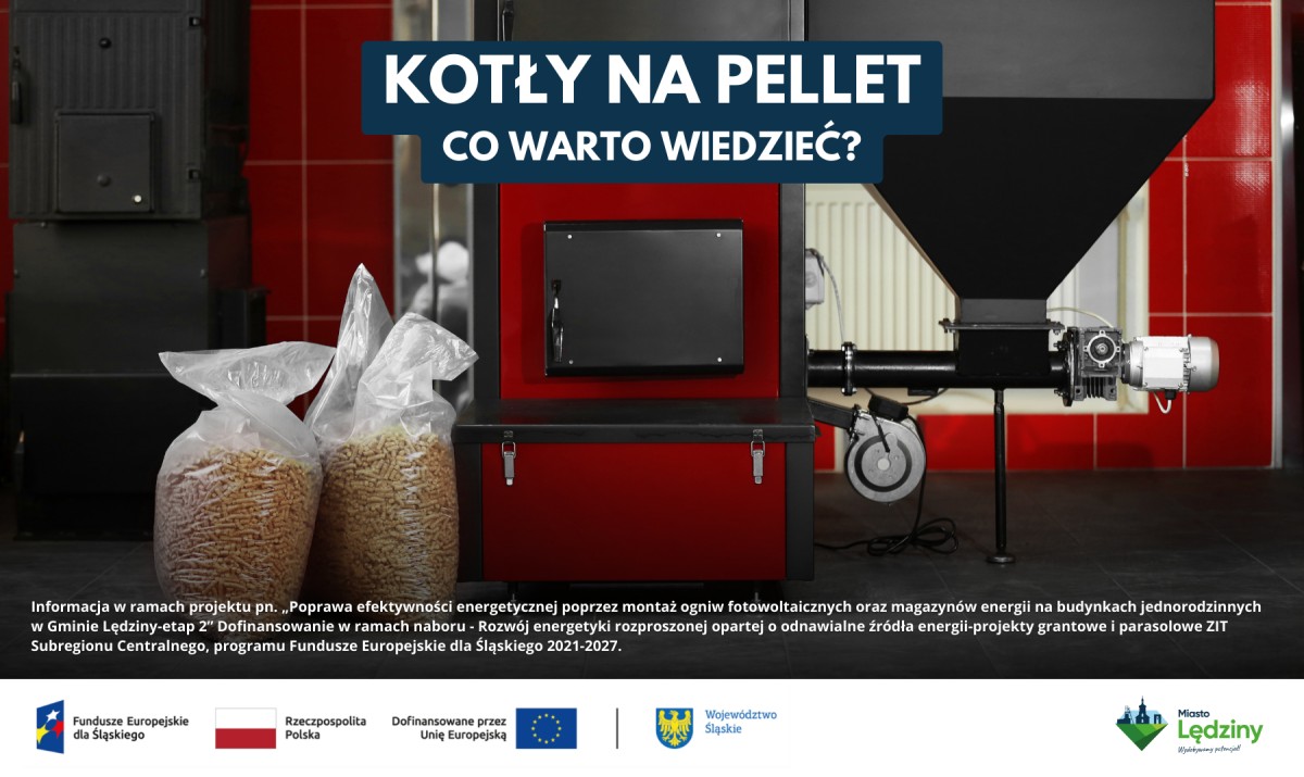 Grafika informacyjna na temat kotłów na pellet. Na pierwszym planie widać nowoczesny, czarno-czerwony kocioł na pellet oraz dwa duże, przezroczyste worki wypełnione jasnym granulatem (pelletem). Tytuł w centralnej części głosi: 